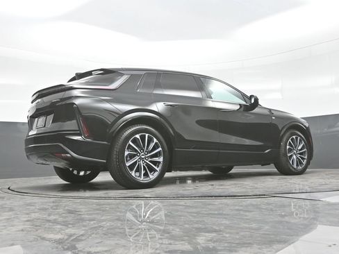 Certified 2025 Cadillac Lyriq Luxury AWD/4WD image 27