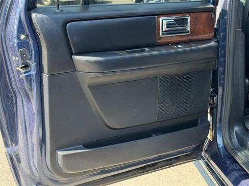 Used 2016 Lincoln Navigator L Select AWD/4WD image 39
