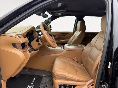 Used 2017 Cadillac Escalade ESV Platinum image 10