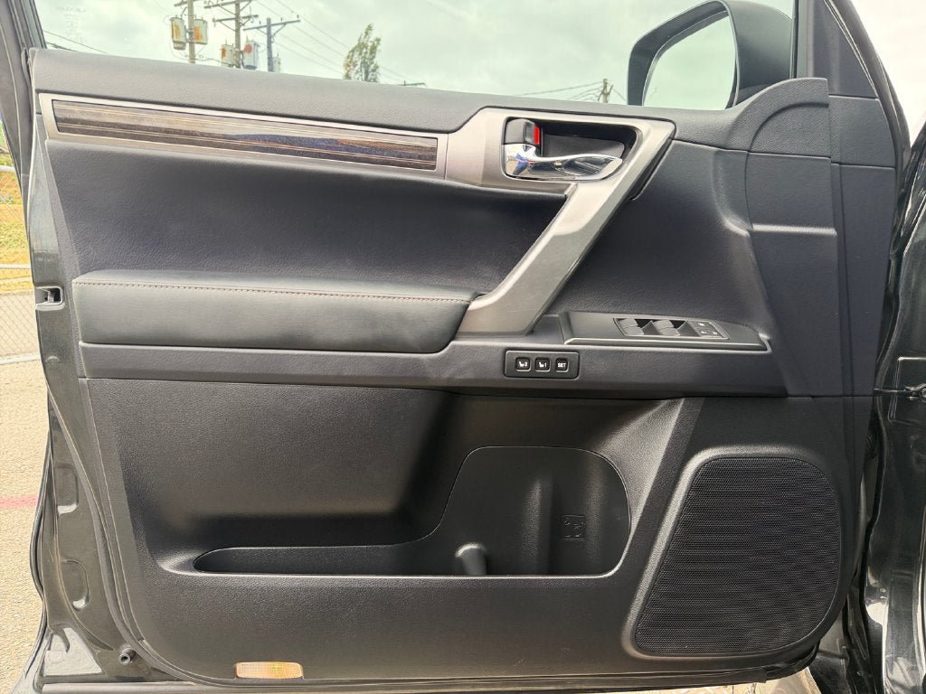 Used 2023 Lexus GX 460 Premium w/ Premium Package AWD/4WD image 21