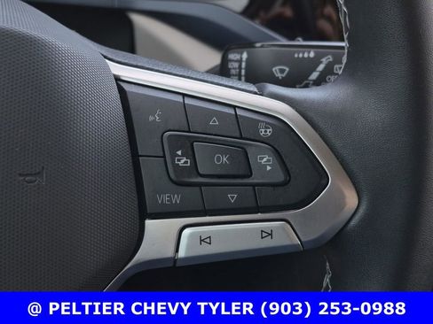 Used 2023 Volkswagen Taos SE w/ Black Wheel Package image 19