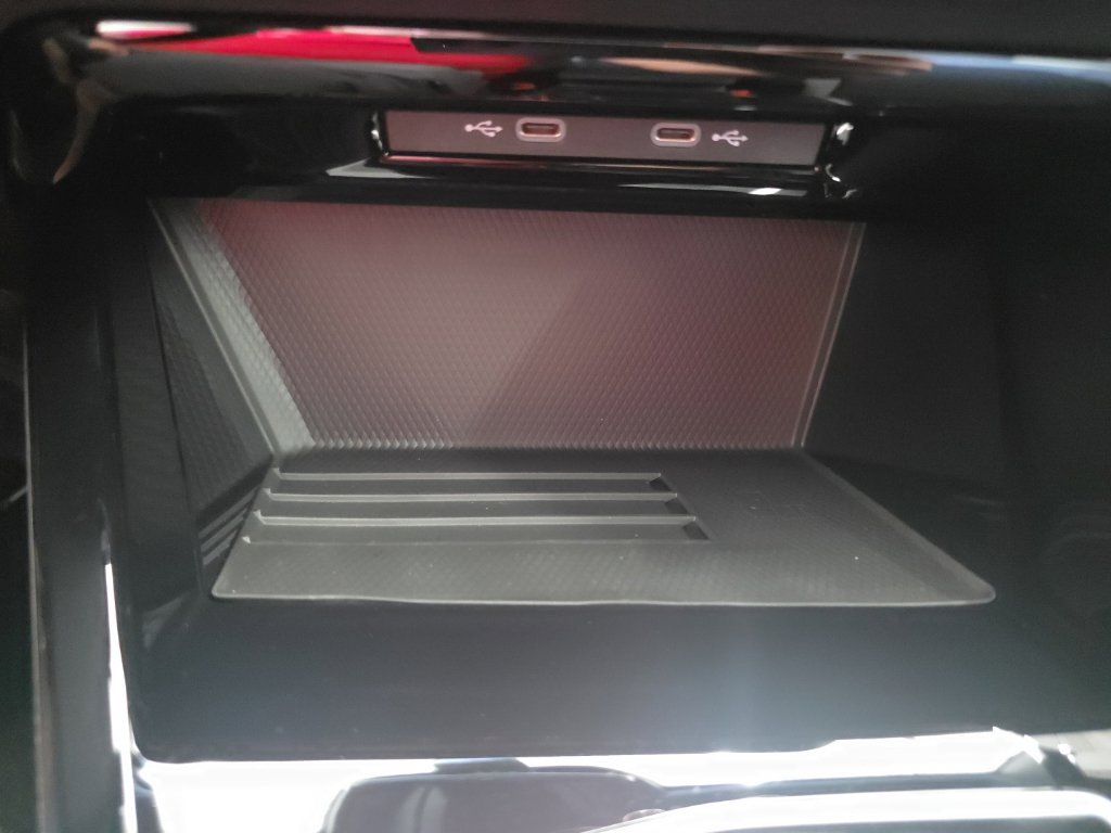 New 2026 Volkswagen GTI SE FWD image 31