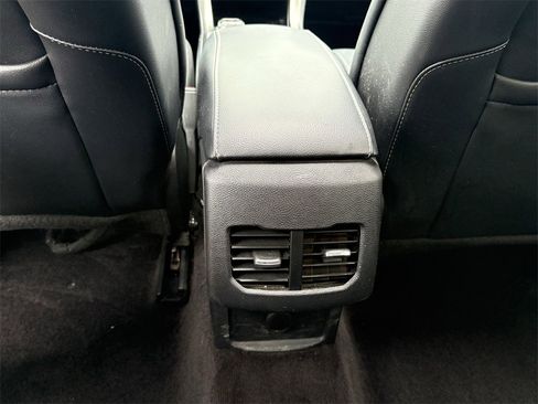 Used 2017 Ford Fusion SE w/ Fusion SE Technology Package image 23