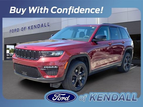Used 2025 Jeep Grand Cherokee Limited w/ Black Appearance Package RWD image 1