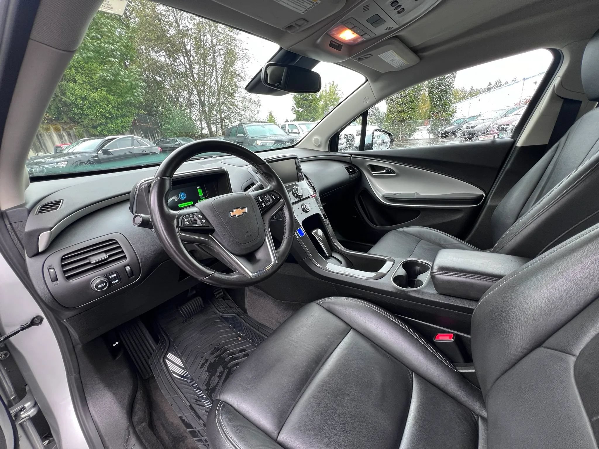 Used 2015 Chevrolet Volt Premium w/ Premium Trim Package FWD image 16