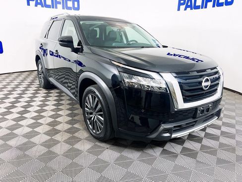 Used 2024 Nissan Pathfinder SL w/ SL Premium Package AWD/4WD image 1