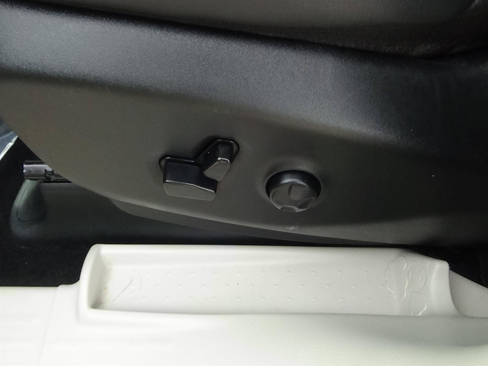 Certified 2024 Chrysler Pacifica Touring-L FWD image 17