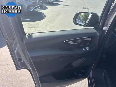 Used 2019 Mercedes-Benz Metris Passenger image 13