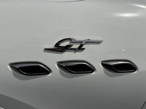 Used 2024 Maserati Levante GT Ultima AWD/4WD image 3