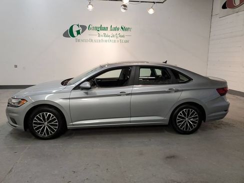 Used 2021 Volkswagen Jetta SE w/ SE Cold Weather Package FWD image 2