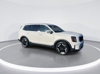 Used 2024 Kia Telluride EX w/ EX Captain's Chair Package video 2