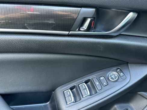 Used 2022 Honda Accord Sport image 11