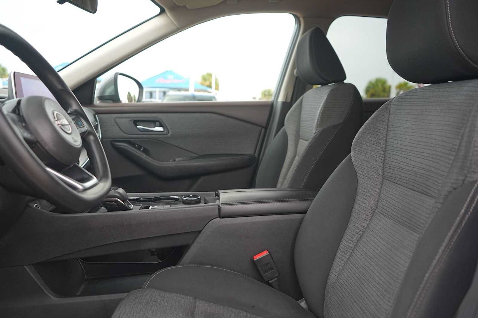 Used 2022 Nissan Rogue SV AWD/4WD image 11