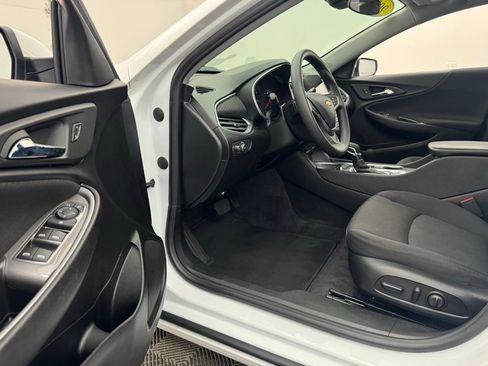 Used 2024 Chevrolet Malibu LT image 15