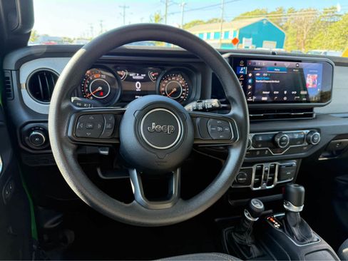 Used 2025 Jeep Wrangler Sport image 16
