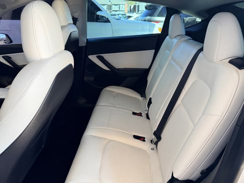 Used 2021 Tesla Model Y Long Range image 16