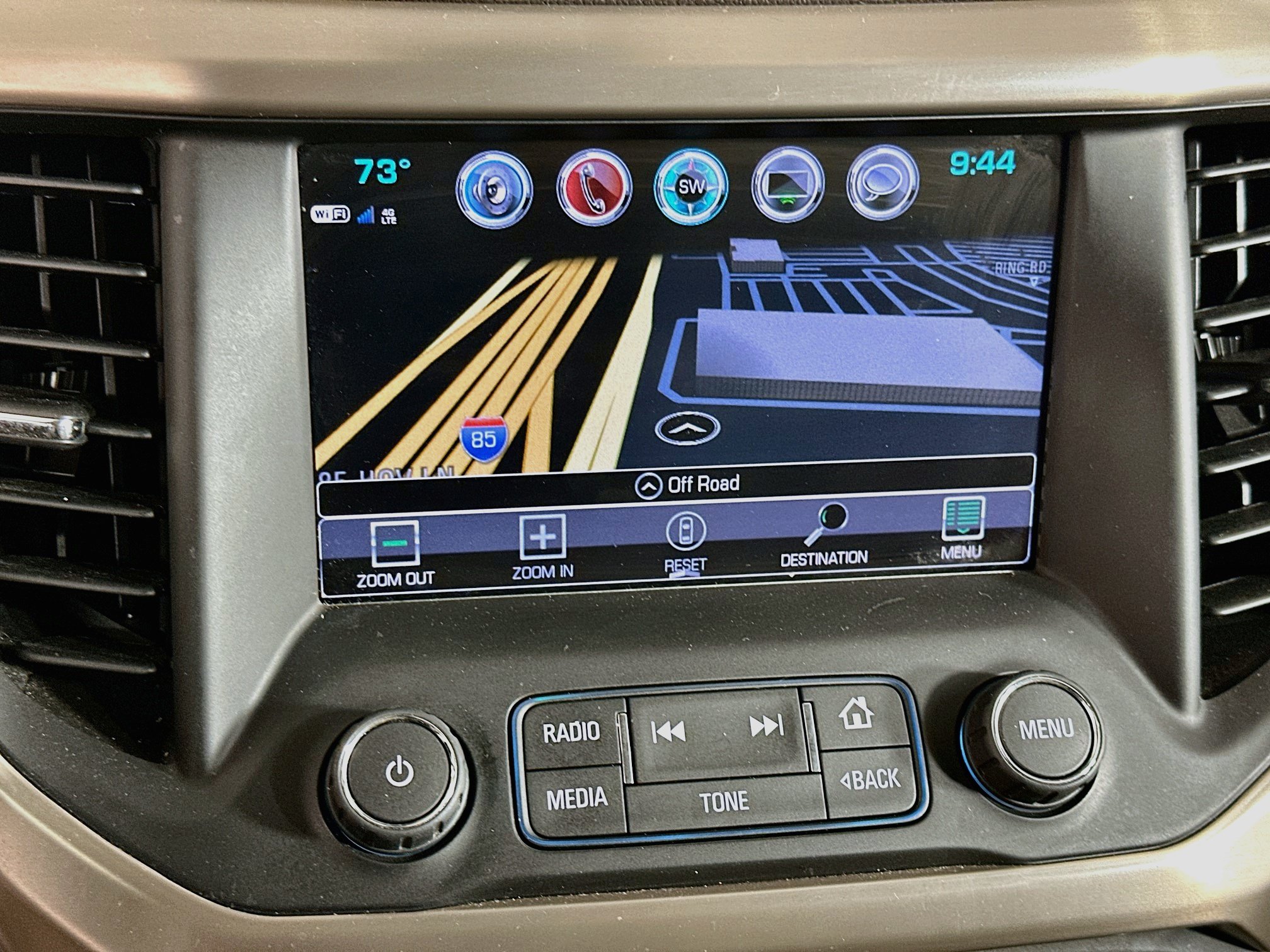 Used 2018 GMC Acadia Denali w/ Technology Package FWD image 22