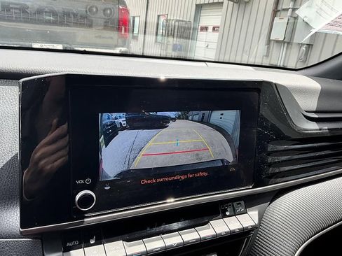 Used 2025 Toyota Camry SE w/ Convenience Package FWD image 18