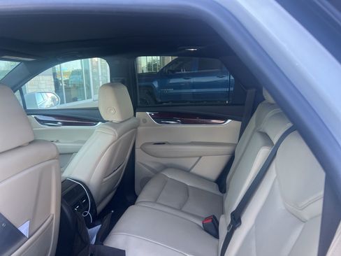 Used 2017 Cadillac XT5 Luxury w/ Driver Awareness Package image 27