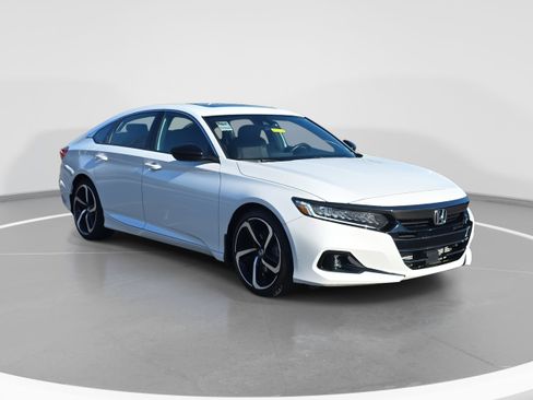Used 2022 Honda Accord Sport image 3
