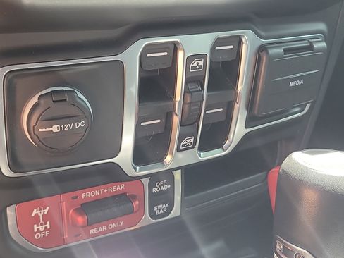 Used 2022 Jeep Gladiator Rubicon w/ LED Lighting Group AWD/4WD image 27