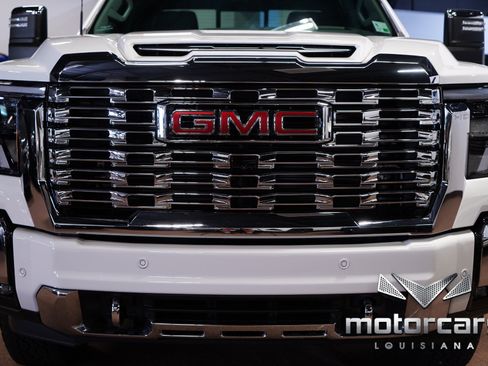 Used 2025 GMC Sierra 2500 Denali w/ Denali Reserve Package AWD/4WD image 10