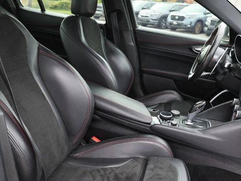 Used 2017 Alfa Romeo Giulia Quadrifoglio RWD image 15