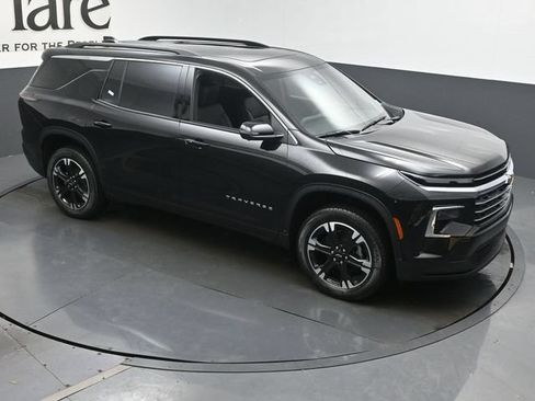 New 2027 Chevrolet Traverse LT w/ Sun and Wheel Package FWD image 27