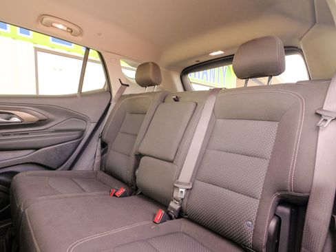 Used 2024 GMC Terrain SLE image 30