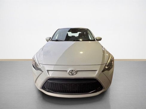 Used 2019 Toyota Yaris LE image 9