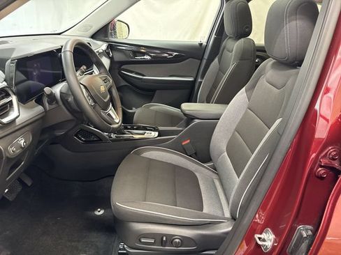 Used 2024 Chevrolet TrailBlazer LT w/ Convenience Package AWD/4WD image 10