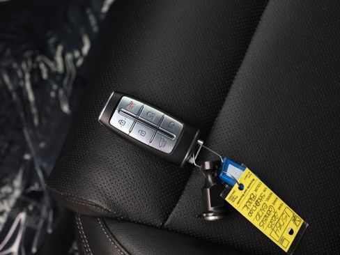 Used 2025 Genesis GV70 2.5T image 33