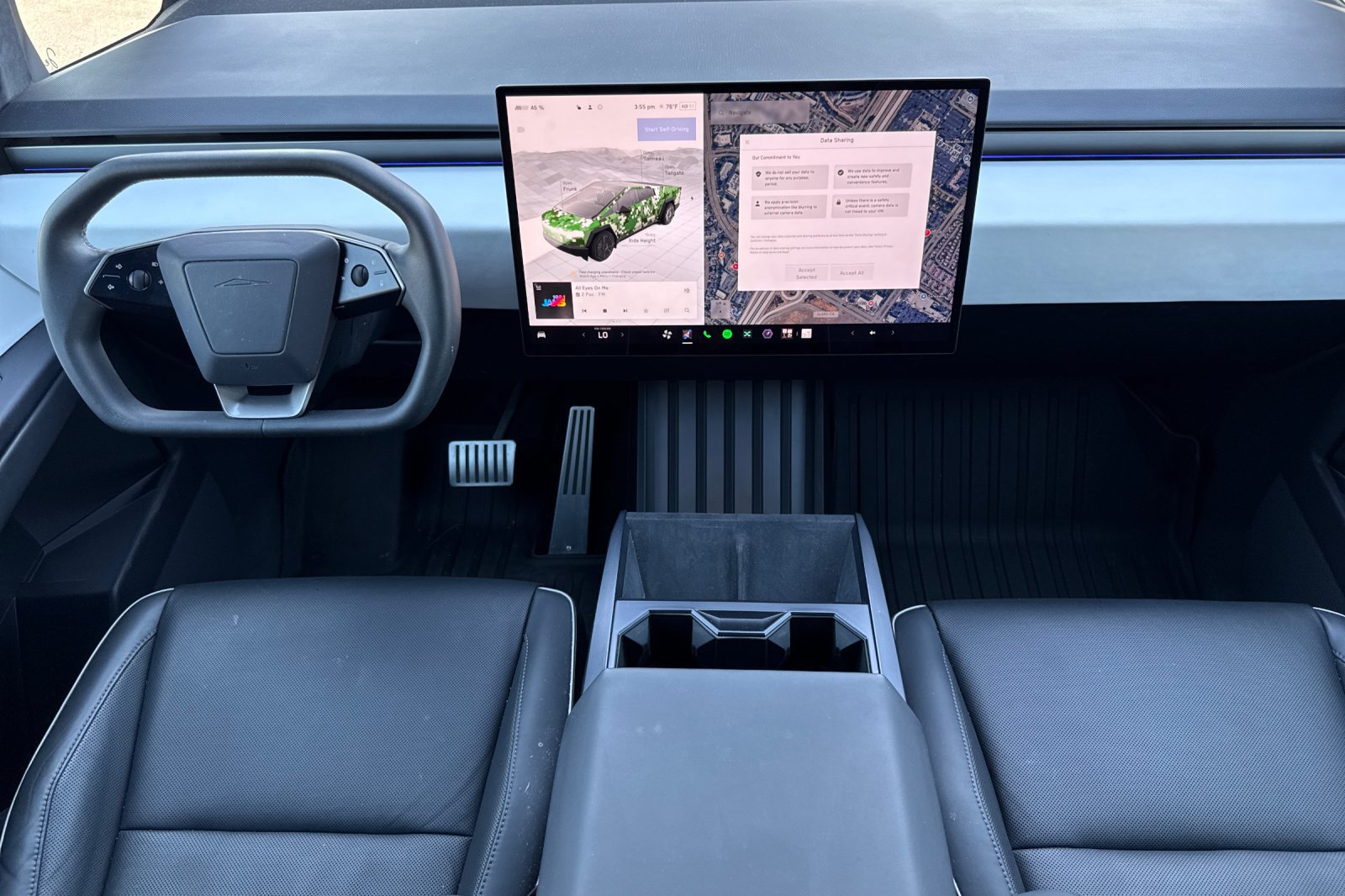 Used 2024 Tesla Cybertruck AWD Crew Cab image 11
