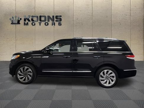 Used 2022 Lincoln Navigator Reserve AWD/4WD image 4