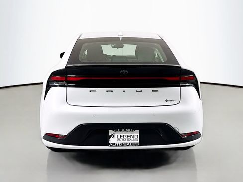 Used 2023 Toyota Prius LE FWD image 5