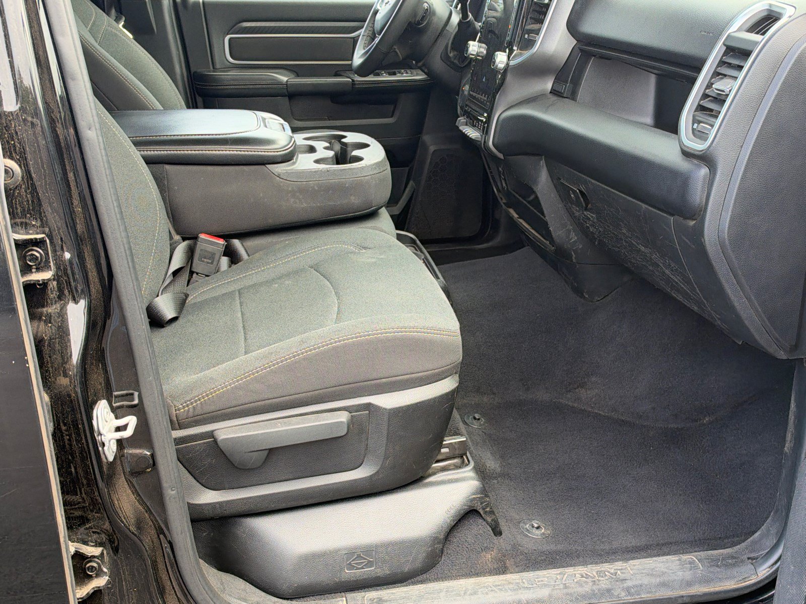 Used 2025 RAM 2500 Big Horn AWD/4WD image 13