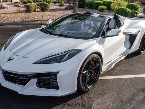 Used 2025 Chevrolet Corvette E-Ray AWD/4WD image 14