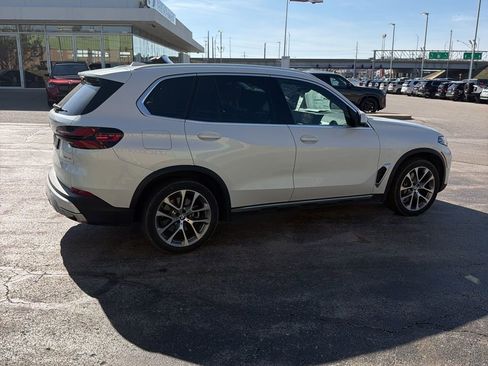 Used 2024 BMW X5 xDrive40i w/ Premium Package image 12