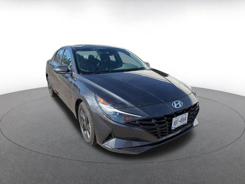 Used 2023 Hyundai Elantra SEL image 1