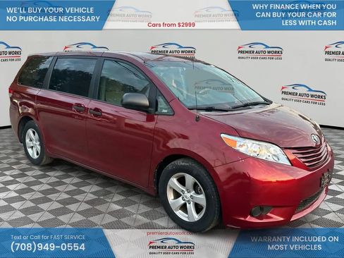 Used 2011 Toyota Sienna CE image 3