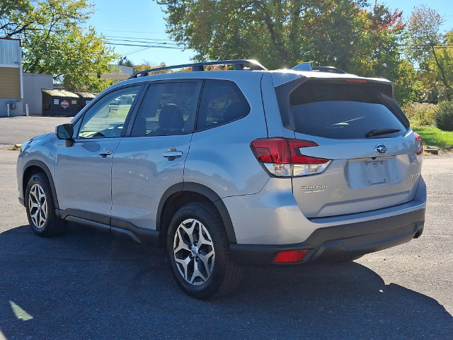 Used 2022 Subaru Forester Premium AWD/4WD image 6