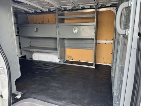 Used 2018 Nissan NV 3500 SV RWD image 4