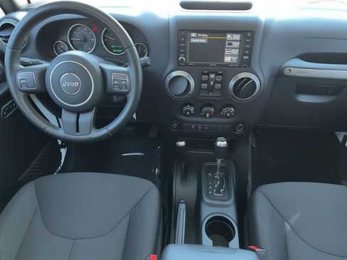 Used 2018 Jeep Wrangler Unlimited Sport S AWD/4WD image 5