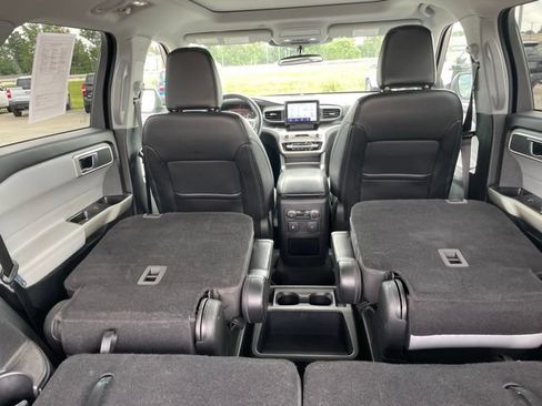 Used 2021 Ford Explorer XLT w/ Equipment Group 202A AWD/4WD image 70