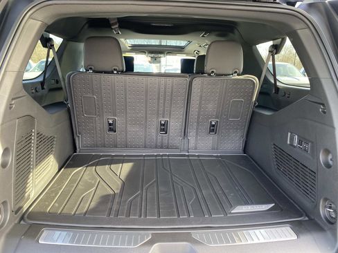 New 2026 Chevrolet Suburban High Country image 5