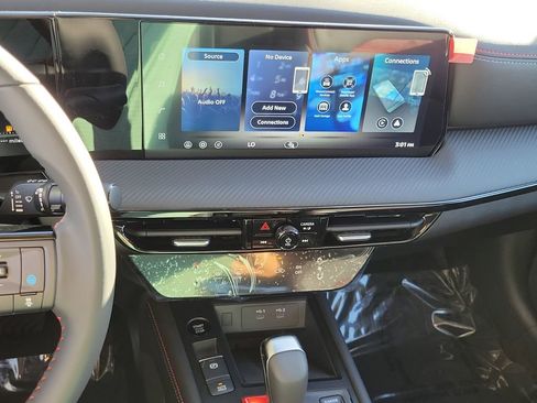 New 2026 Nissan Kicks SR image 9