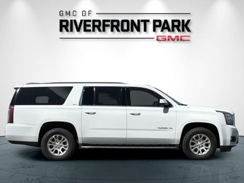 Used 2016 GMC Yukon XL SLT w/ Open Road Package AWD/4WD image 2