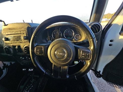 Used 2017 Jeep Wrangler Unlimited Sport AWD/4WD image 9
