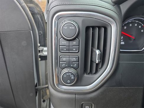 Used 2022 Chevrolet Silverado 1500 RST image 24