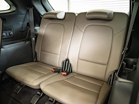 Used 2017 Hyundai Santa Fe Limited image 50